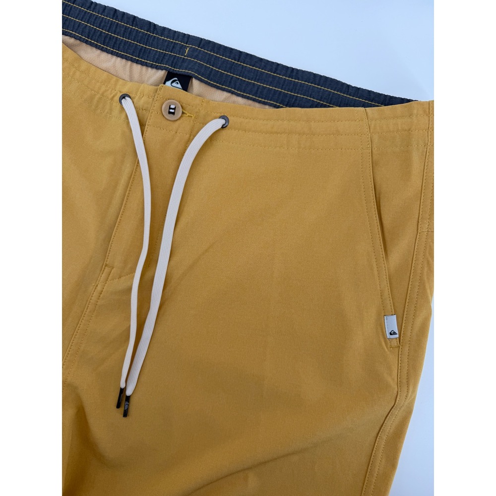 Quiksilver Amphibian Shorts Mens 38 Yellow Hybrid 4-Way Stretch Boardshorts
